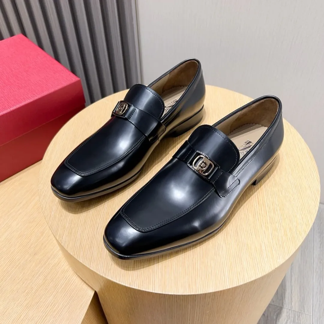 Factory P620💰🔥《Ferragamo》👏Latest•High-end top brand luxury~purchasing agent, top~quality. New fashionable business men's shoes🔜The uppers are made of original cashmere cowhide➕cowhide·lining, with fine workmanship. The original stylish and soft combination wear-resistant and non-slip outsole is light and comfortable on the feet. The real thing looks better in real life. Size: 38/44